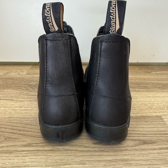Blundstone Classic Chelsea Boots - Picture 5 of 6